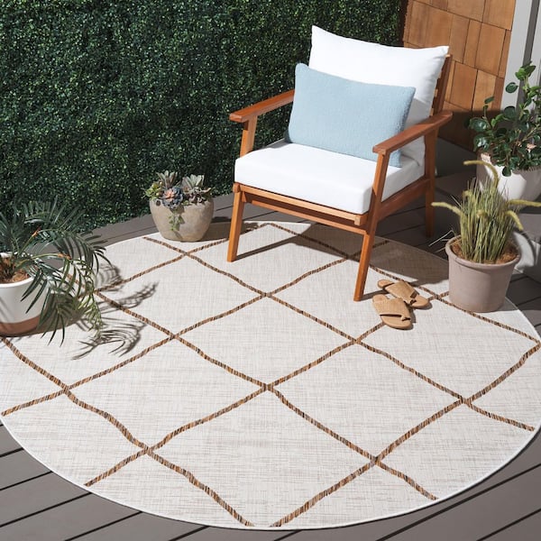 Courtyard Ivory/Brown 7 ft. x 7 ft. Trellis Impression Indoor/Outdoor Round Area Rug