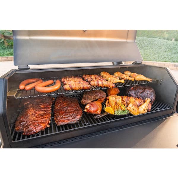 Oakford 1150 Reverse Flow Offset Smoker Charcoal Grill in Black