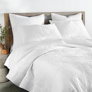 Belgrade 3-Piece White Palm Leaf Quilting Velvet Microfiber King/Cal King Quilt Set