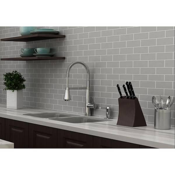 Edgewater Semi-Professional Single-Handle Pull-Down Sprayer Kitchen Faucet with SelctFlo in Stainless Steel