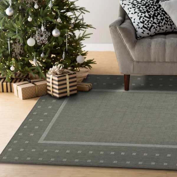 https://images.thdstatic.com/productImages/b8a0bdf7-5bf9-43e3-836e-934078794877/svn/light-gray-ottomanson-outdoor-rugs-jrd8843-5x7-31_600.jpg