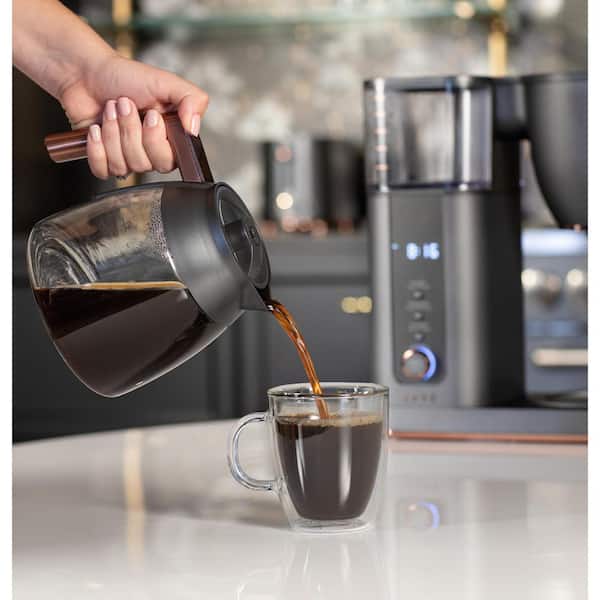 https://images.thdstatic.com/productImages/b8ae0d79-2ad4-424b-a2c0-249a403fd7f6/svn/matte-black-cafe-drip-coffee-makers-c7cdabs3rd3-4f_600.jpg
