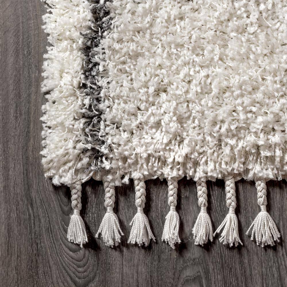 8' x 10' Grey and Ivory Trellis Shag Rug