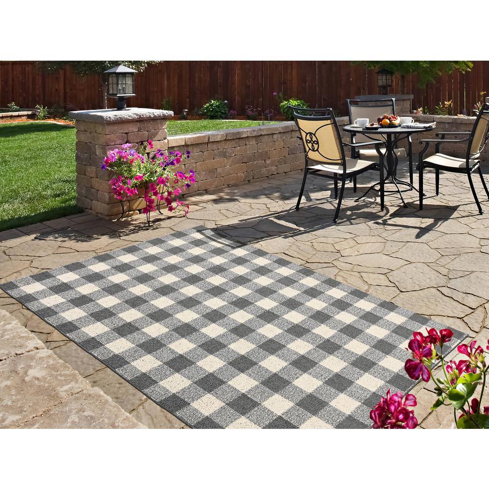 Cinder & Ivory 5'x7' Tufted Rectangular Area Rug with Easy Care
