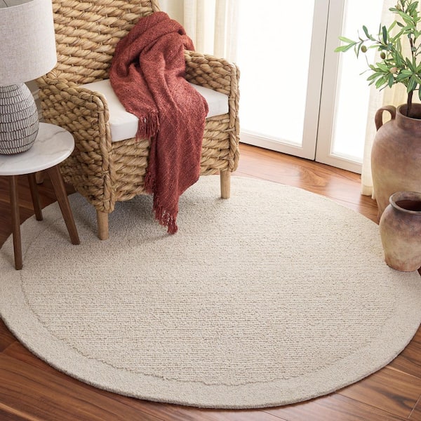 Novelty 5 ft. x 5 ft. Round Beige Casual Braided Solid Color Area Rug