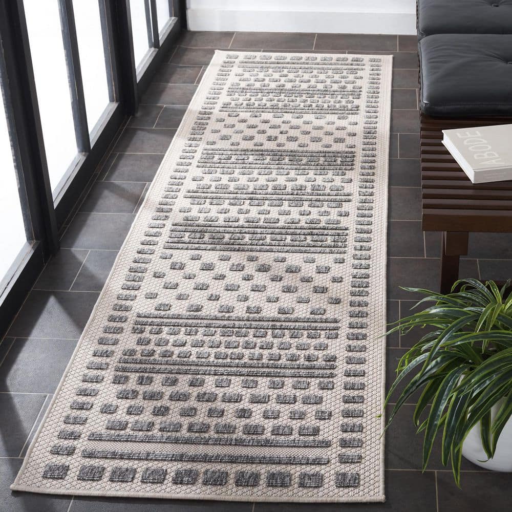Gray Geometric Easy Care Stain-Resistant Runner Rug 2'3" x 8'