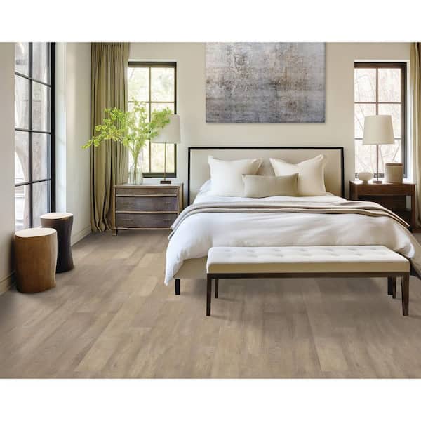 Island Home Coastal Fog Oak 0.5 in. T x 7.5 in. W Wirebrushed Engineered Hardwood Flooring (27.41 sq. ft./case)