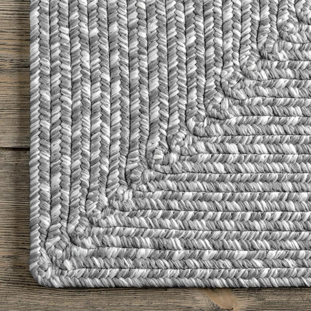 Light Gray Braided Square Synthetic 3' x 5' Indoor/Outdoor Rug