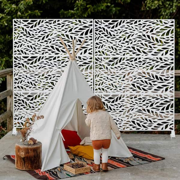https://images.thdstatic.com/productImages/b8efa649-c30c-48da-955f-3f6ce377511a/svn/white-tunearary-outdoor-privacy-screens-pfb-s206lyf-4f_600.jpg