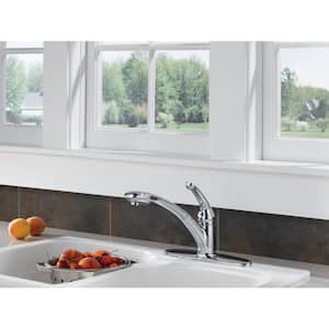 Signature Single-Handle Pull-Out Sprayer Kitchen Faucet In Chrome