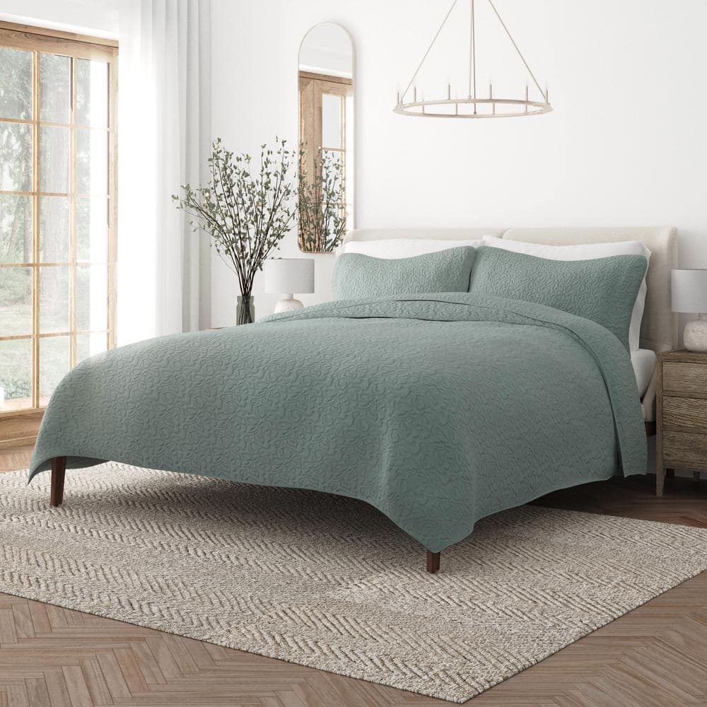 King Eucalyptus Microfiber Reversible Quilt Set with Shams