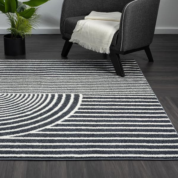 Nuevo Grey 7 ft. 9 in. x 10 ft. 2 in. Mid-Century Polypropylene Area Rug