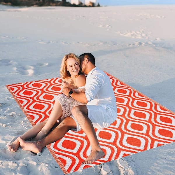 Venice Orange and White 8 ft. x 10 ft. Folded Reversible Recycled Plastic Indoor/Outdoor Area Rug-Floor Mat