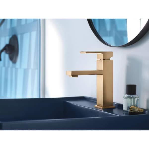 熱い販売 MOEN Revyl Single Hole Single Handle Bathroom Faucet in ライト・ランタン