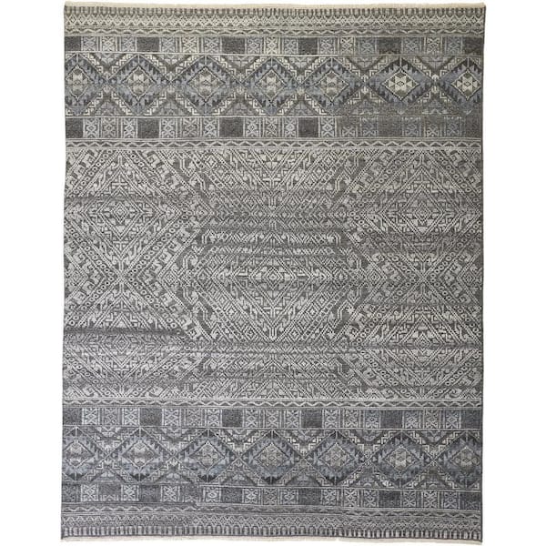 HomeRoots Gray and Ivory Geometric 12 ft. x 15 ft. Area Rug