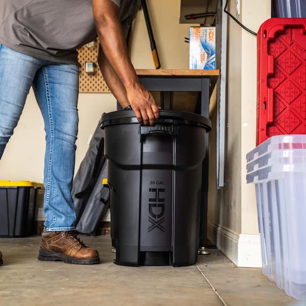 HDX 20 gal. Black Heavy Duty Outdoor Trash Can with Domed Lid 999