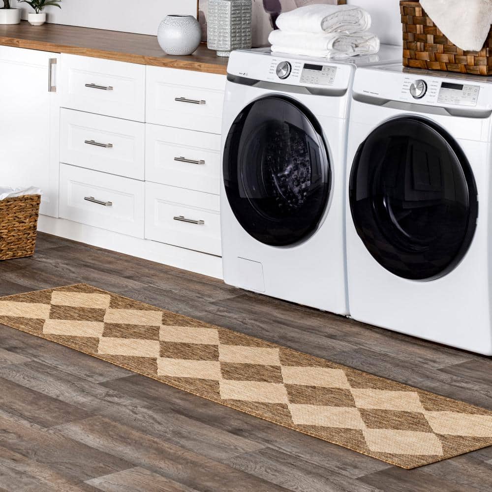 Sabina Beige and Brown Synthetic Diamond Trellis Area Rug