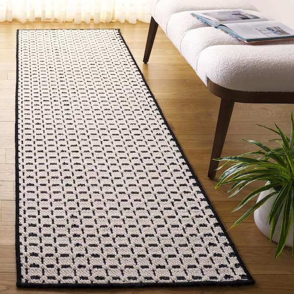 Natural Fiber 2 ft. x 8 ft. Ivory/Black Woven Cross Runner Rug