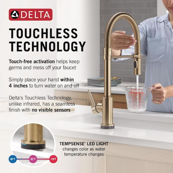 Trinsic Touch2O Touchless Gold Champagne Bronze 20.44 in. H Pull Down Sprayer Kitchen Faucet 360° Spout Swivel