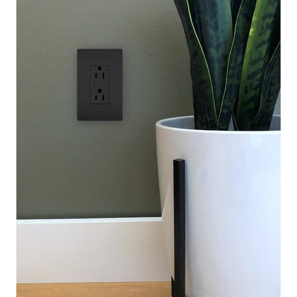 Sleek Socket Ultra-Thin Child Proofing Electrical Outlet Cover with 3  Outlet Power Strip and Protective Cord Cover Kit, 8-Foot, Universal Size,  UL/CSA Certified : : Baby