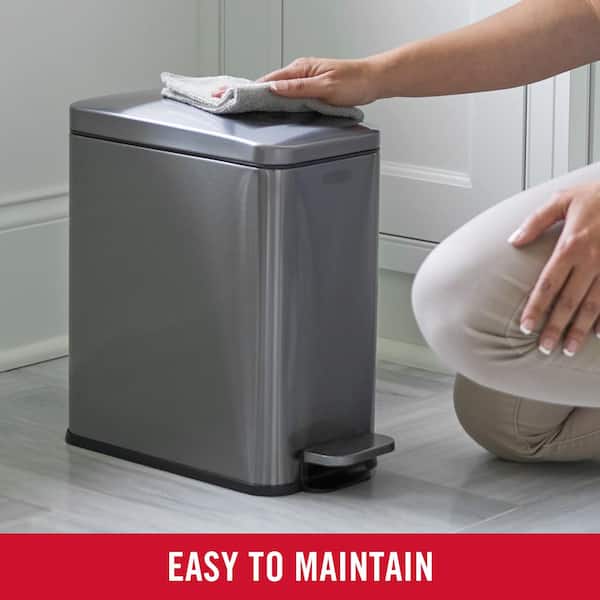 Rubbermaid 13 Gallon Trash Can, Premium Slow Close Kitchen Step On Trash Can,  Gray 