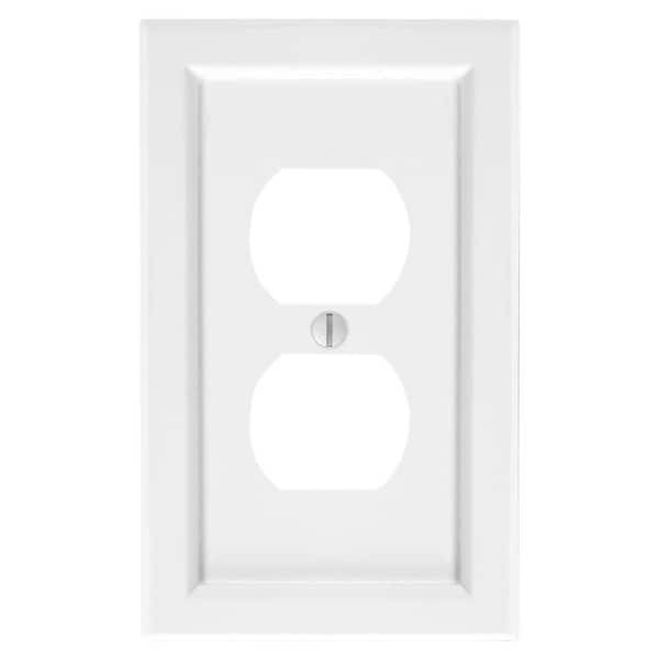 AMERELLE Woodmore 1-Gang White Duplex Outlet BMC Wood Wall Plate