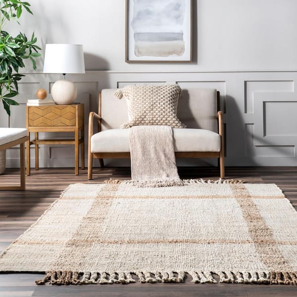 https://images.thdstatic.com/productImages/b98f4edf-59f9-506e-a0c4-8c5f7365bf6d/svn/natural-nuloom-area-rugs-vefl04a-508-31_600.jpg
