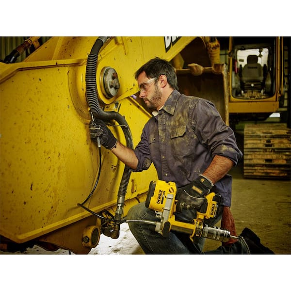 DEWALT - ATOMIC 20V MAX Cordless Brushless 4-1/2 in. Circular Saw, (1) 20V MAX XR Premium Lithium-Ion 5.0Ah Battery, and Charger