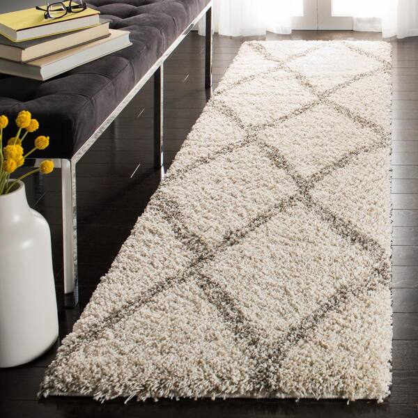 Safavieh 8' x 10' Berber Shag 200 BER215B Ivory / Grey Rug