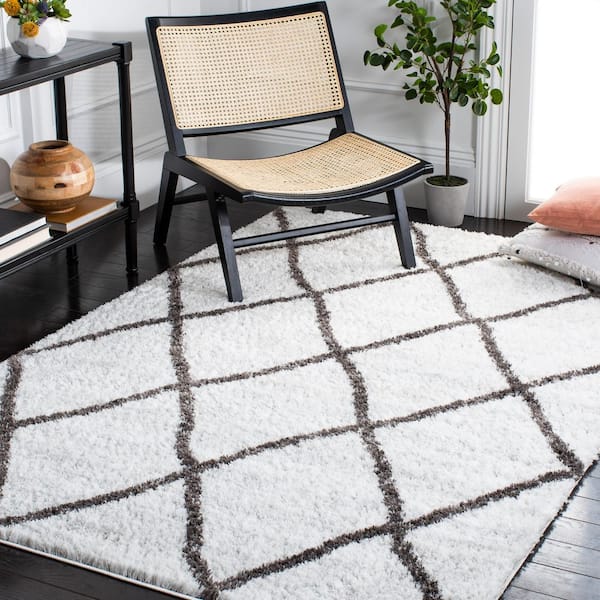 Berber Shag 9 ft. x 12 ft. Ivory/Gray Modern Diamond Area Rug