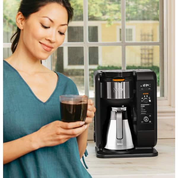 https://images.thdstatic.com/productImages/b9c72f2c-d272-4b60-b062-6315554babe7/svn/black-ninja-drip-coffee-makers-cp307-fa_600.jpg