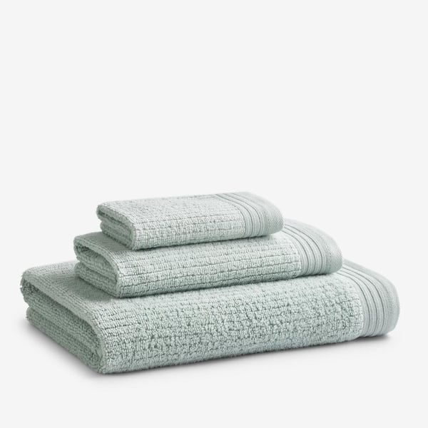 https://images.thdstatic.com/productImages/b9c89f83-3afb-40c9-b350-b480e68ccbe0/svn/green-tea-the-company-store-bath-towels-vh70-bath-grn-tea-e1_600.jpg