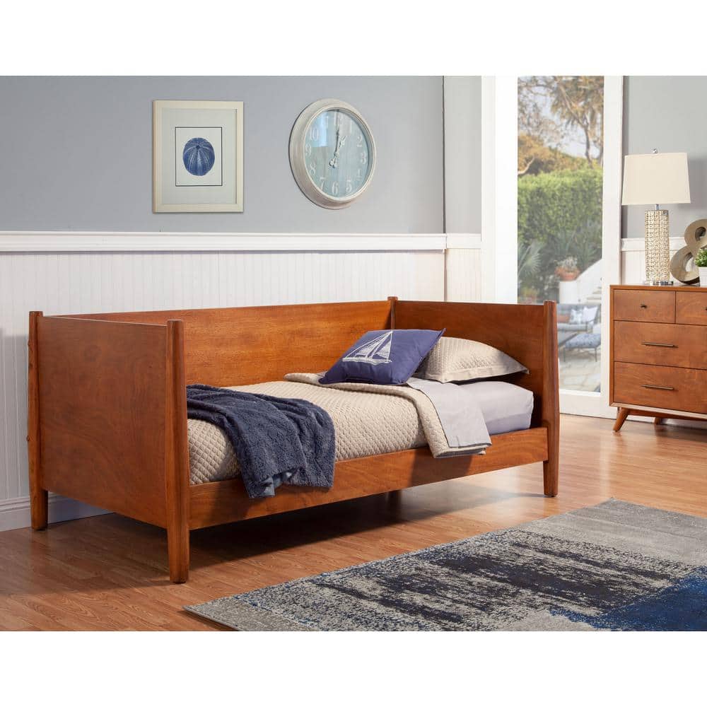 Flynn Acorn Twin Daybed