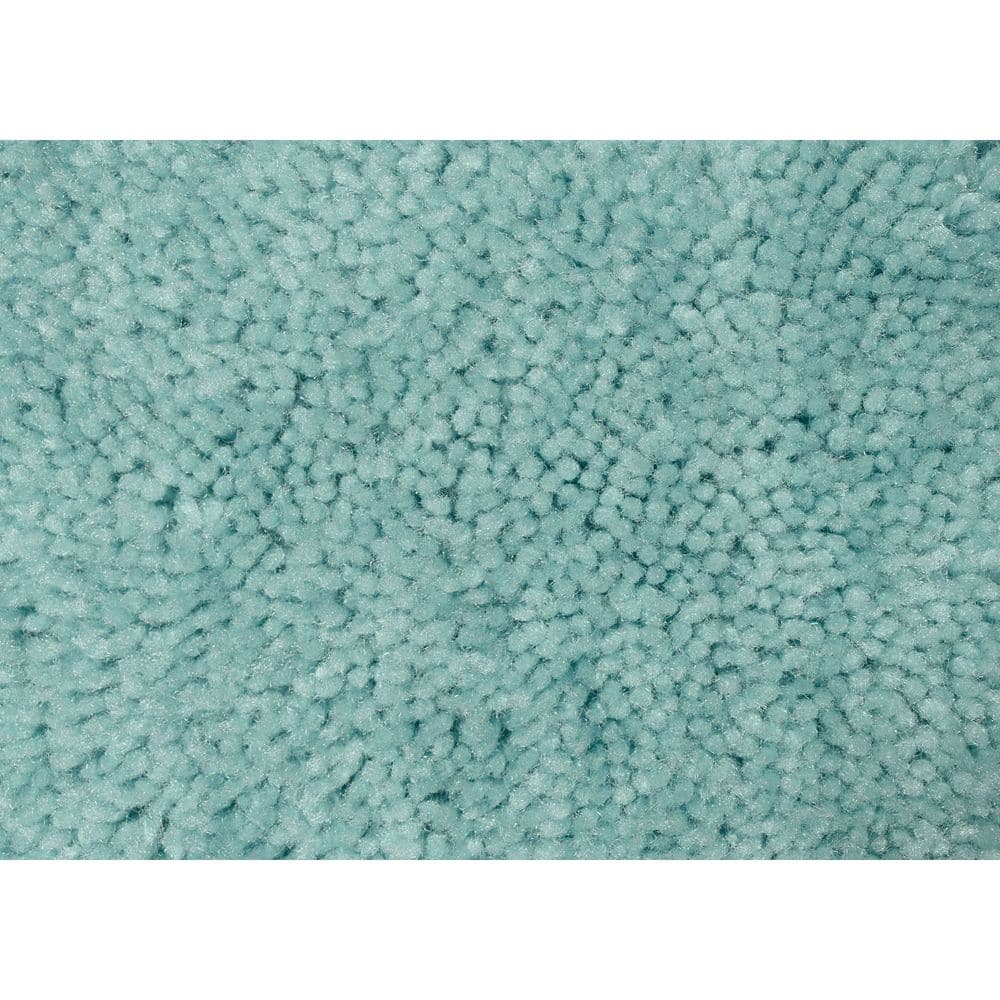 Sea Foam Nylon 22" x 60" Traditional Bath Rug