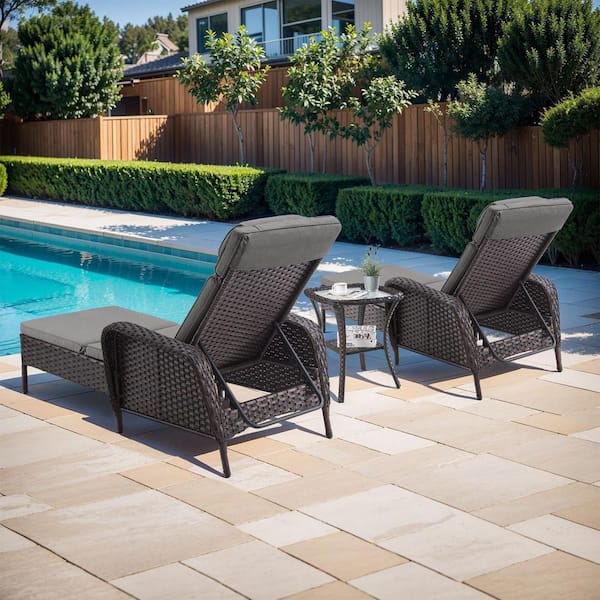 ArcoBay 3-Piece Brown Wicker Outdoor Chaise Lounge Rattan Chaise Lounge with Olefin Gray Cushions and Side Table