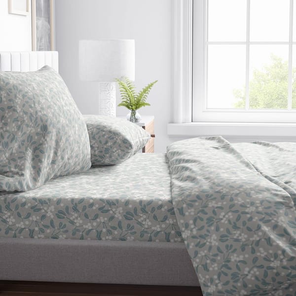 Dancing Holly Beige Fleece Sheet Set, Twin