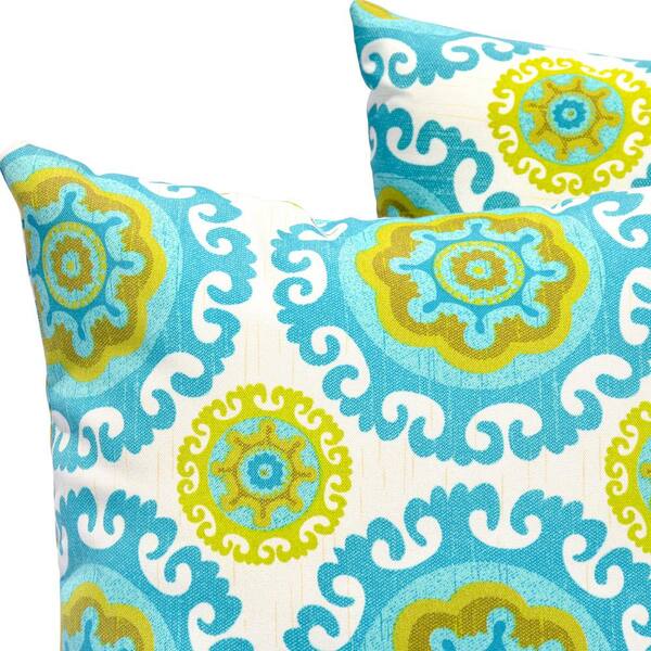 https://images.thdstatic.com/productImages/ba3ea70f-0a50-4c20-8e5f-2f7a98cb909d/svn/hooowooo-outdoor-throw-pillows-spi-5cir-fa_600.jpg