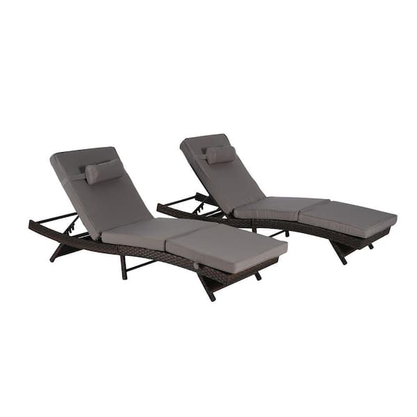 Brown 2-Piece Wicker Outdoor Chaise Lounge Lawn Sunbathing Chairs with Dark Gray Cushions, up to 150°