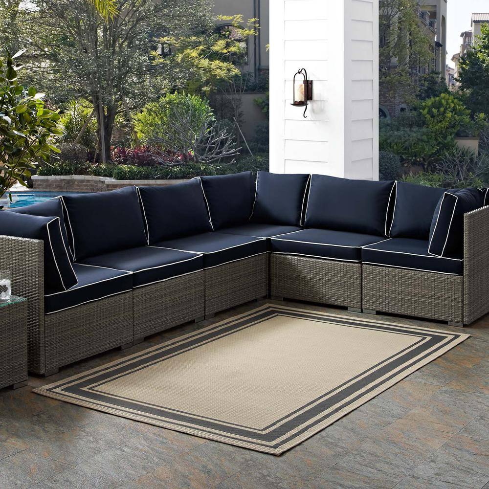 Elegant Gray and Beige Synthetic 8' x 10' Indoor/Outdoor Area Rug