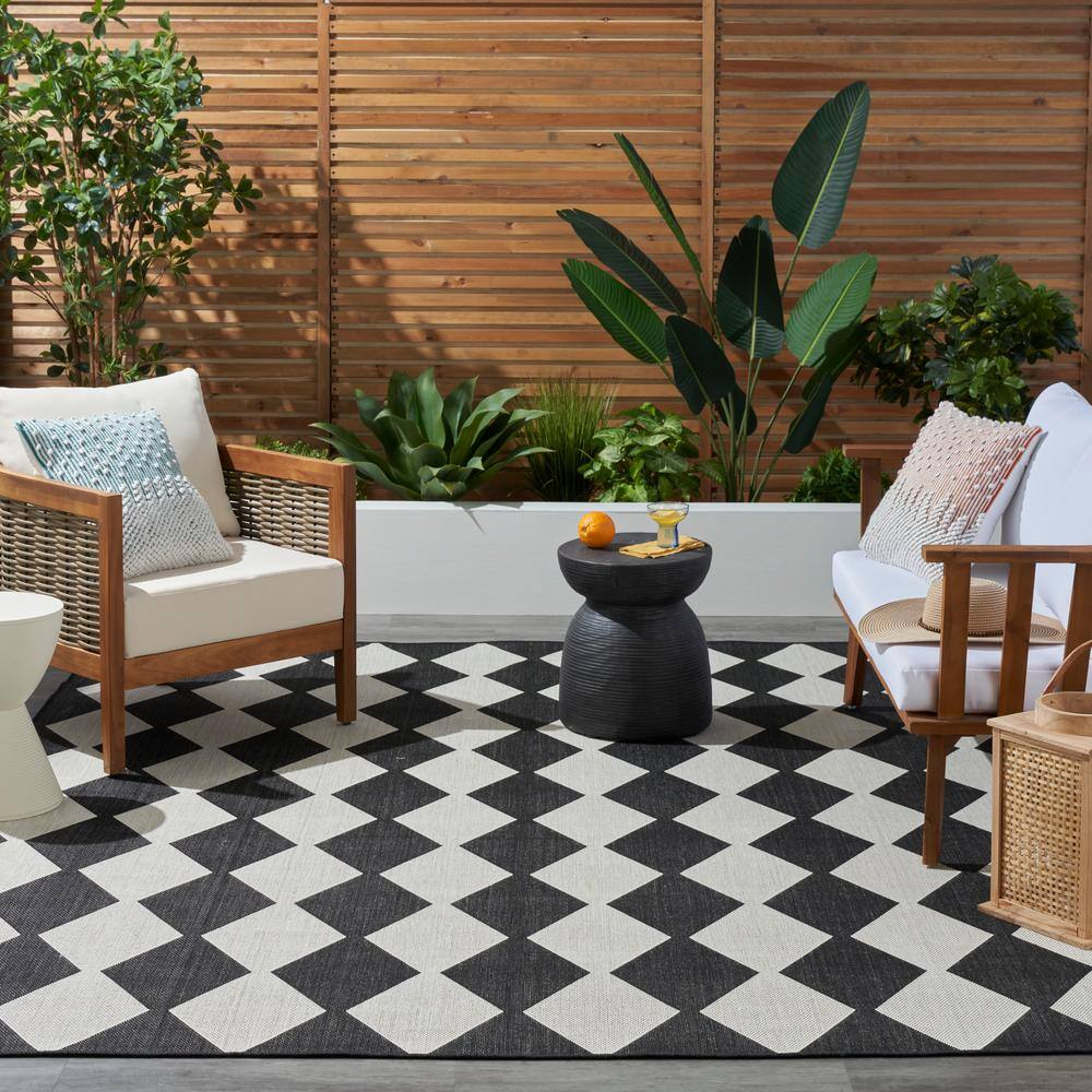 Positano Black and White Diamond 8' x 10' Outdoor Rug