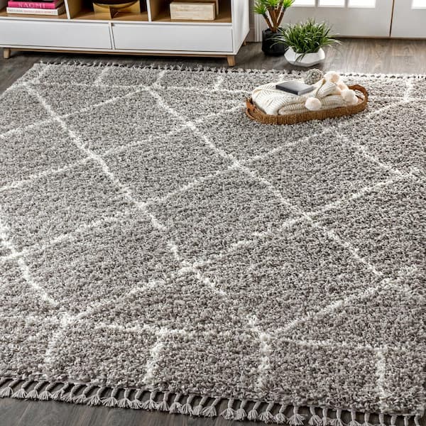 JONATHAN Y Mercer Shag Plush Tassel Moroccan Geometric Trellis Grey/Cream 4 ft. x 6 ft. Area Rug