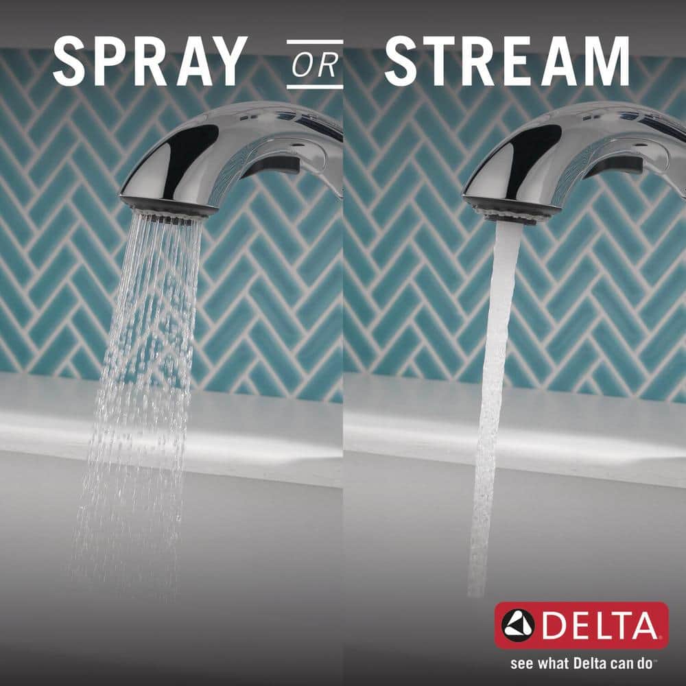 Delta Chrome Single-Handle Pull-Out Kitchen Faucet