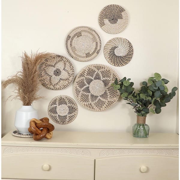 Handmade Hanging Woven Wall Basket Decor, Round Boho Unique Wicker Wall Decor, Rustic Decorative Seagrass Flat Baskets Bowl Tray for Home Table Wall