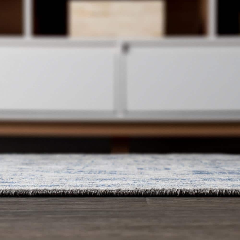 Modern Elegance Gray and Navy 8' x 10' Synthetic Area Rug