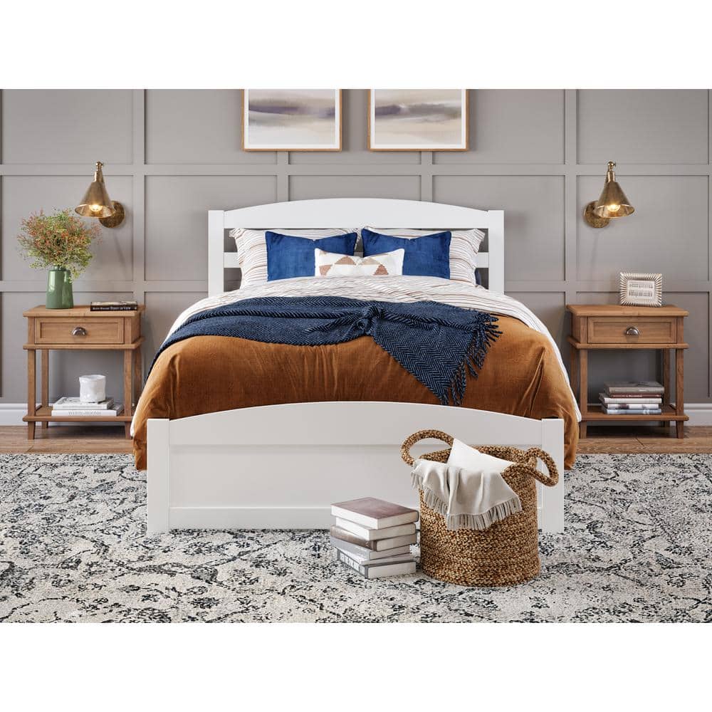 Warren White Solid Wood Queen Platform Bed with Slats