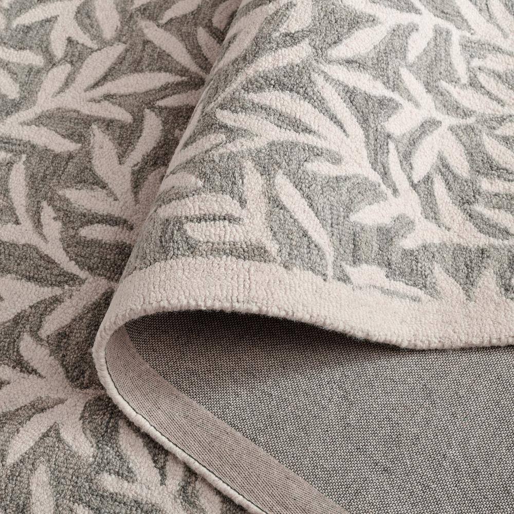 Grey and Ivory 4' x 6' Handmade Tufted Wool Area Rug