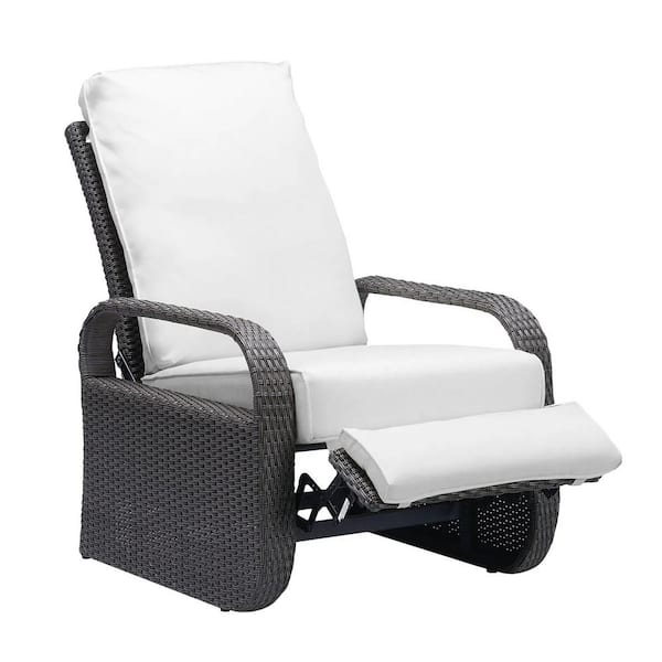 Cubilan Gray 1-Piece Wicker Outdoor Chaise Lounge Chair Without Sunshade with White Cushion