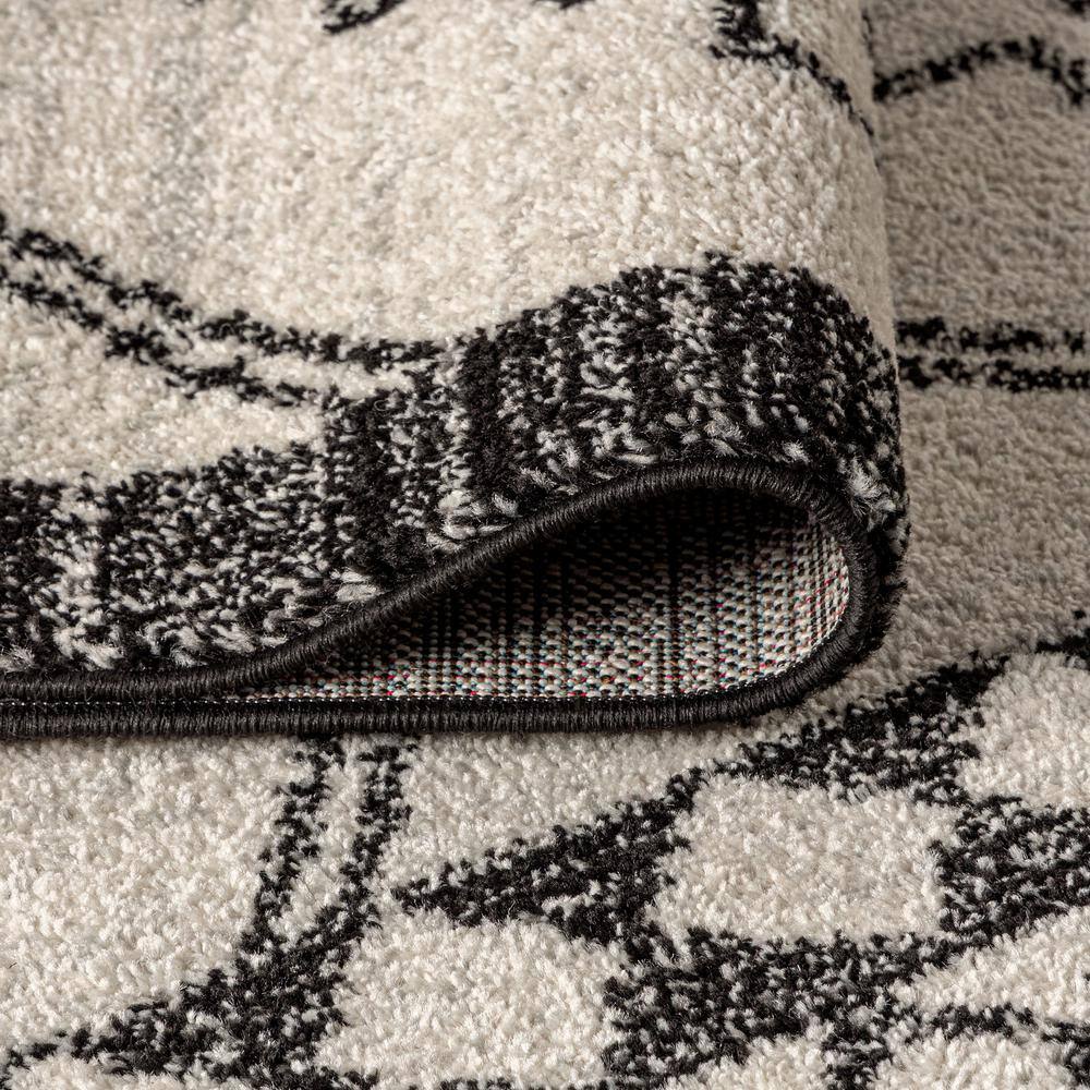 Amir Moroccan Cream and Black Geometric 4' x 6' Rug