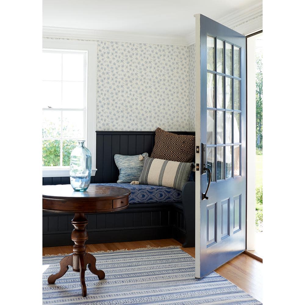 Sofiane Blue and White Botanical Trail Pre-pasted Wallpaper