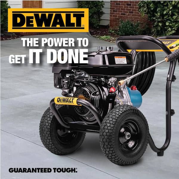 DEWALT 3200 PSI 2.8 GPM Gas Pressure Washer Powered by HONDA